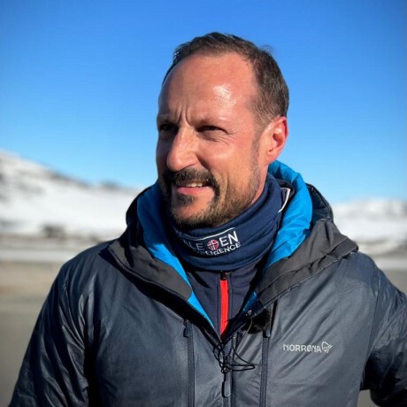 Crown Prince crosses the Greenland ice sheet